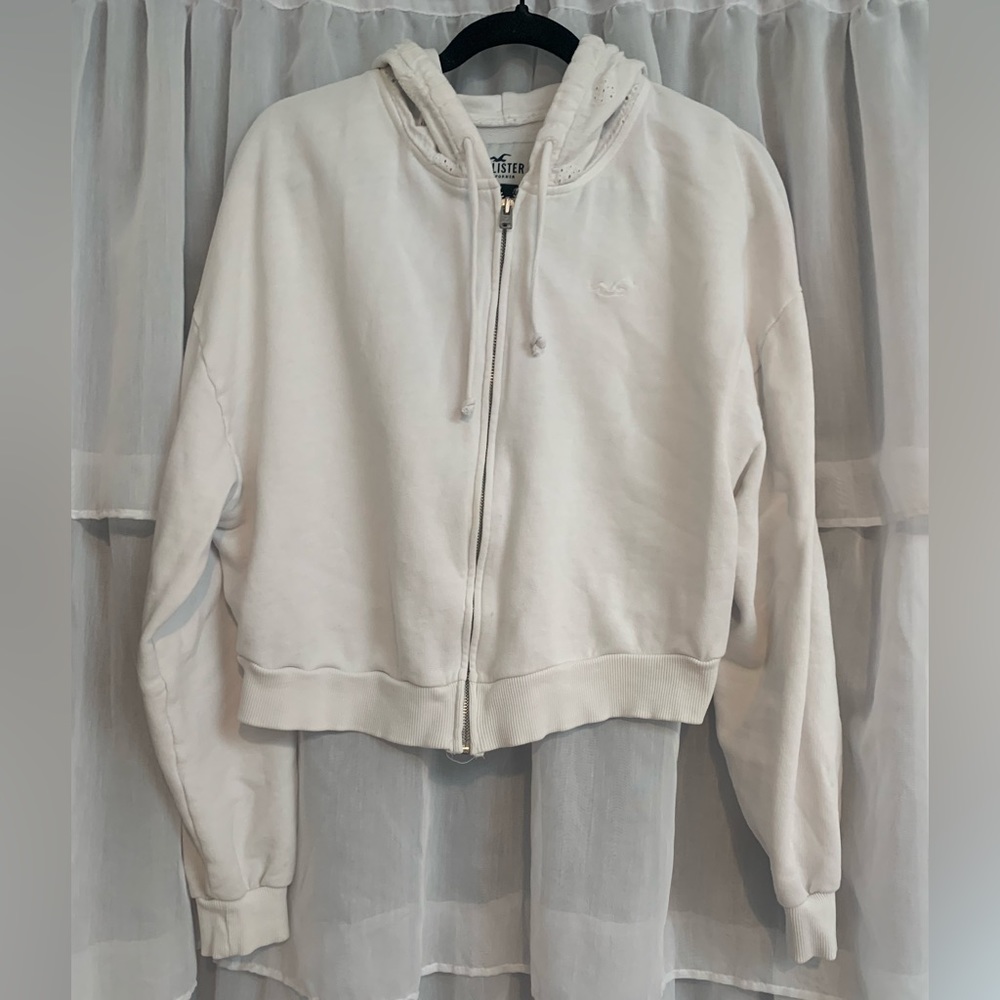 white Hollister long sleeve cropped zip up